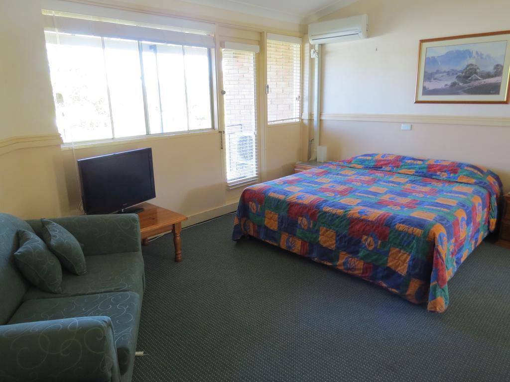 Golfview Lodge Bowral Ruang foto