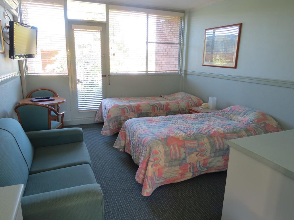 Golfview Lodge Bowral Ruang foto
